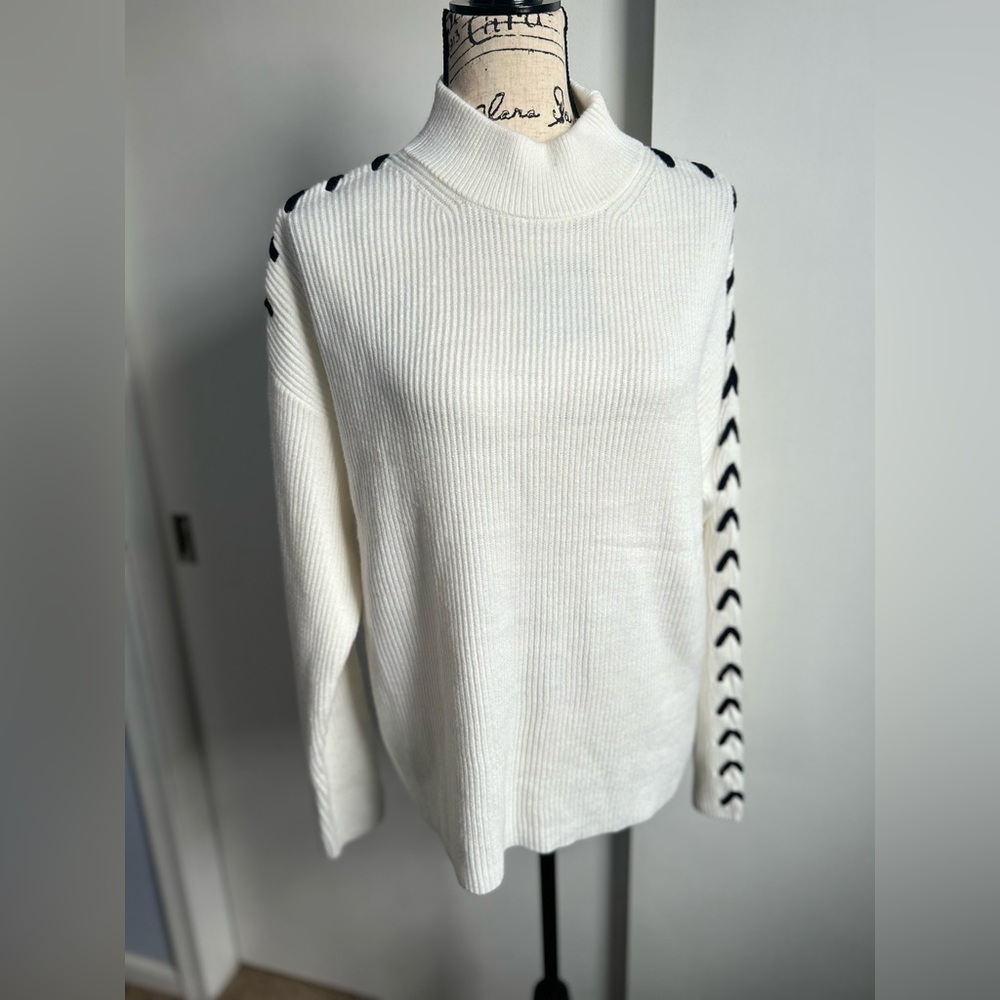 Tahari ivory sweater black lace